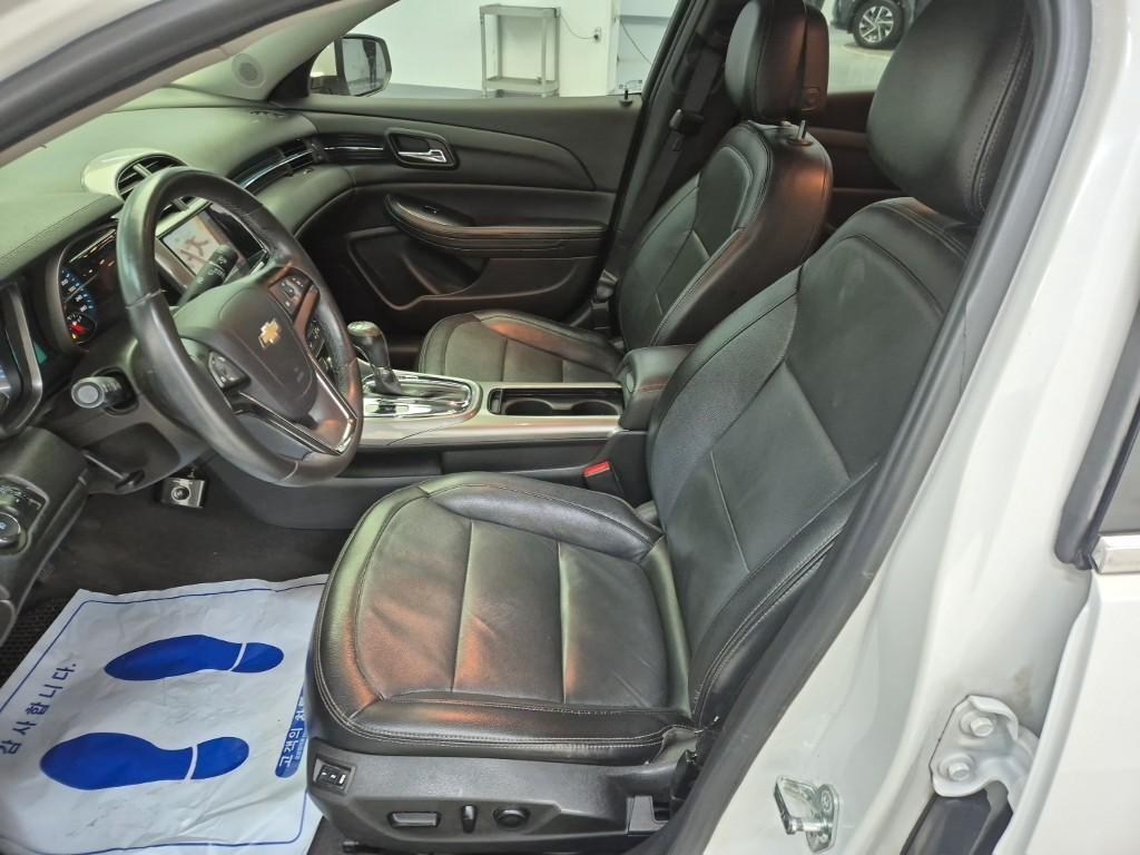 Chevrolet Malibu - Vista 11