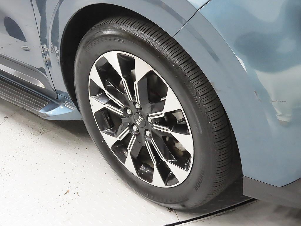 KIA Carnival - Vista 9