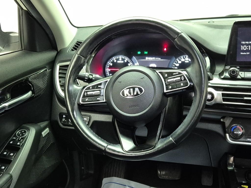 KIA Seltos - Vista 8