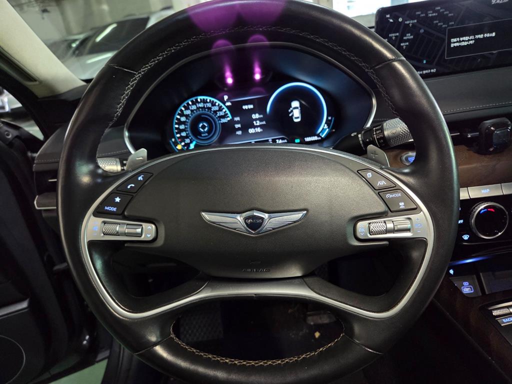 Genesis G80 - Vista 9