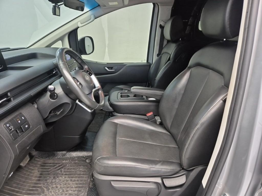 HYUNDAI Staria - Vista 10