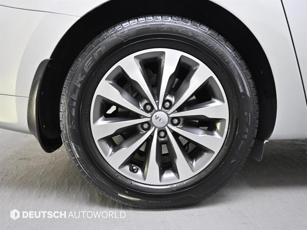 KIA Carnival - Vista 5