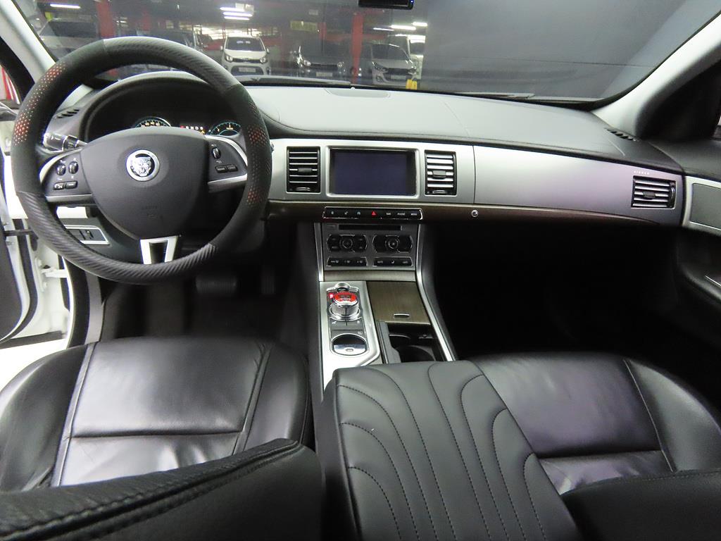Jaguar XF - Vista 7