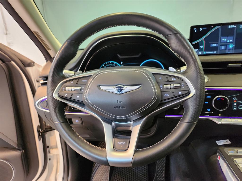 Genesis GV70 - Vista 9