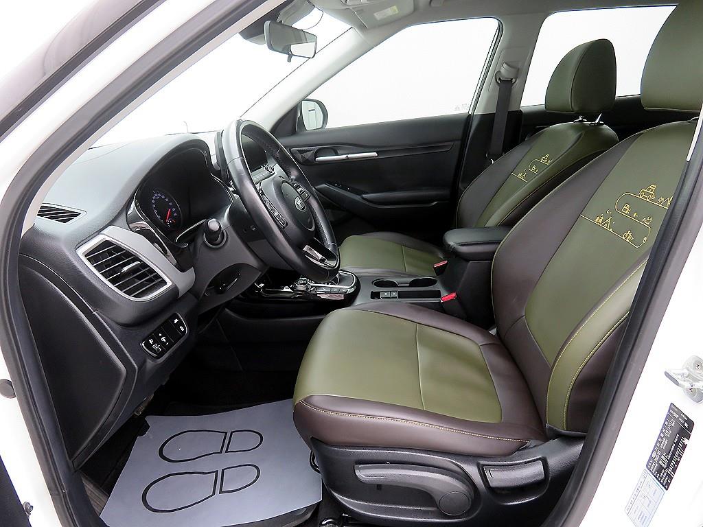 KIA Seltos - Vista 8