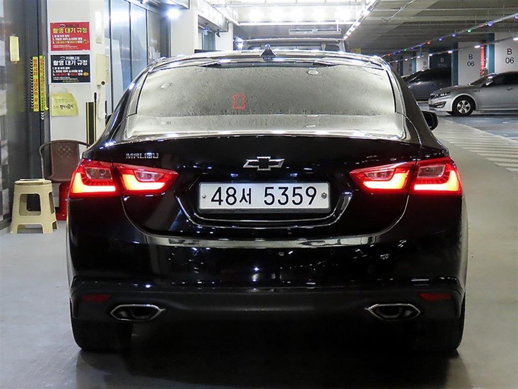 Chevrolet Malibu - Vista 5