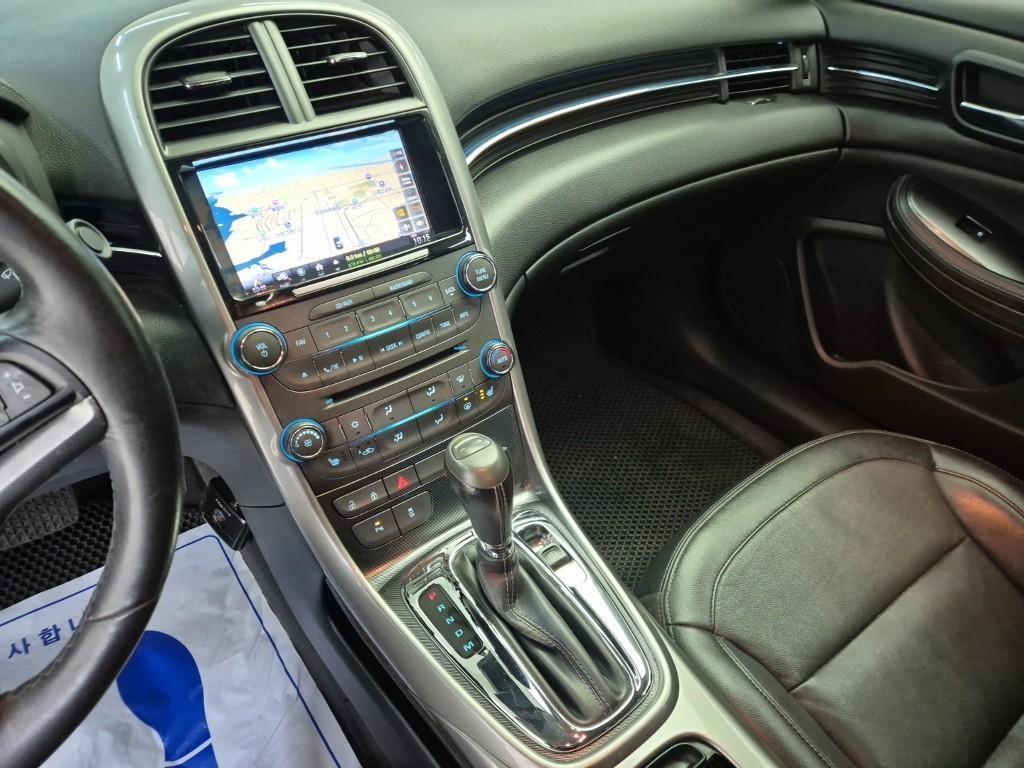 Chevrolet Malibu - Vista 10