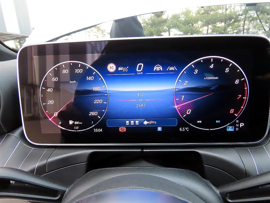 Mercedes Benz C Class - Vista 9