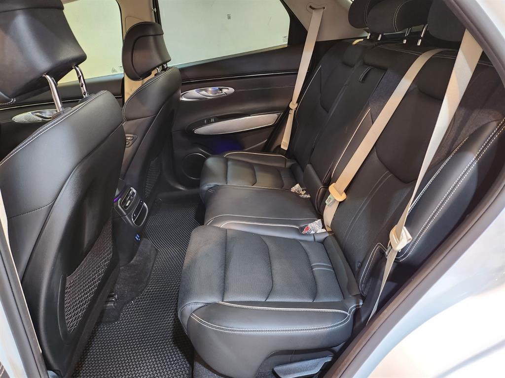 Genesis GV70 - Vista 7