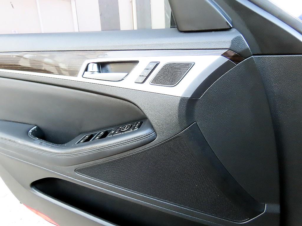 Genesis G80 - Vista 9