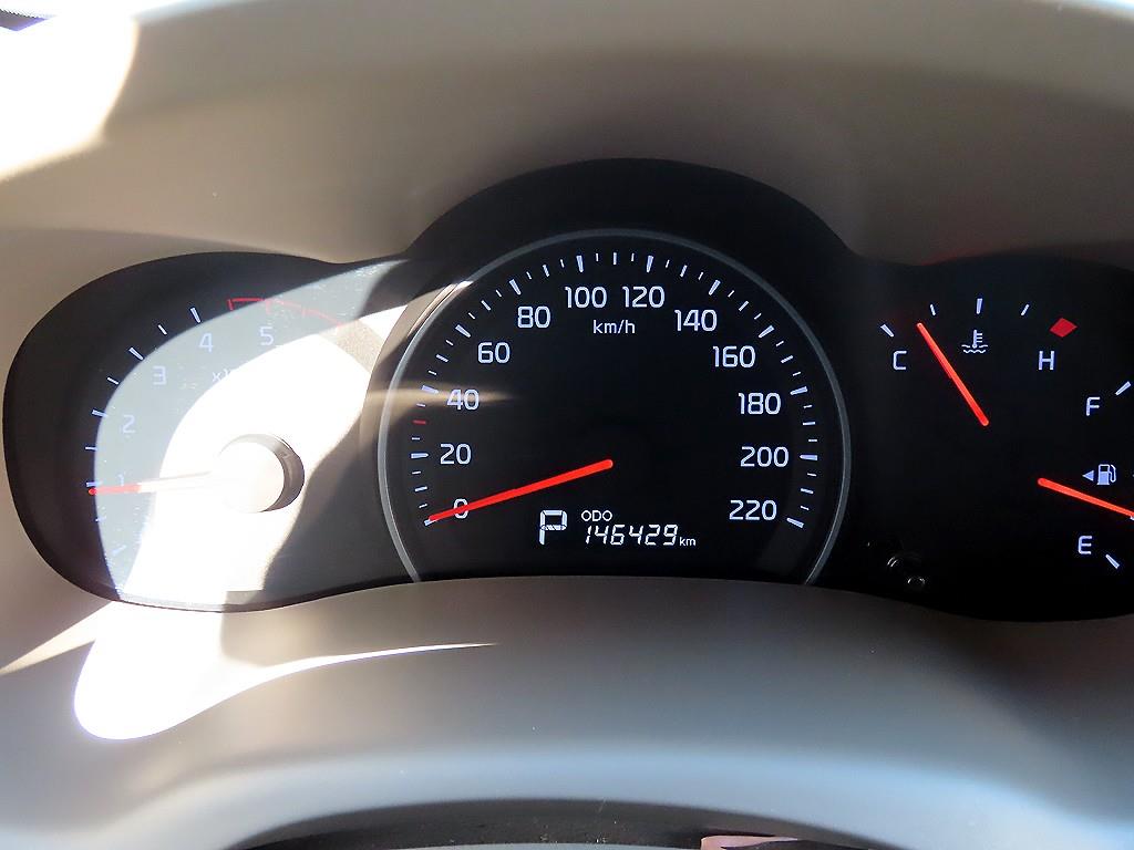 KIA Carnival - Vista 10