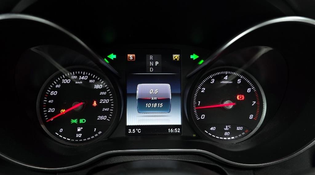 Mercedes Benz C Class - Vista 8