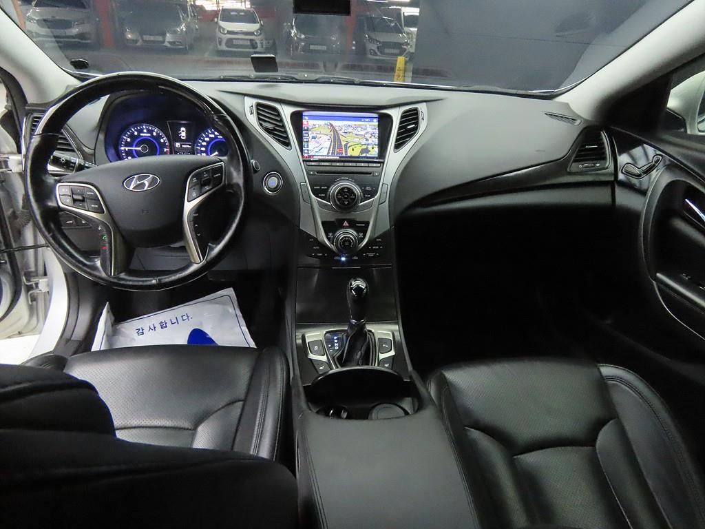 HYUNDAI Grandeur - Vista 7