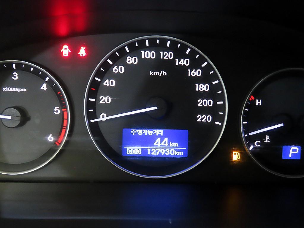 HYUNDAI Starex - Vista 9