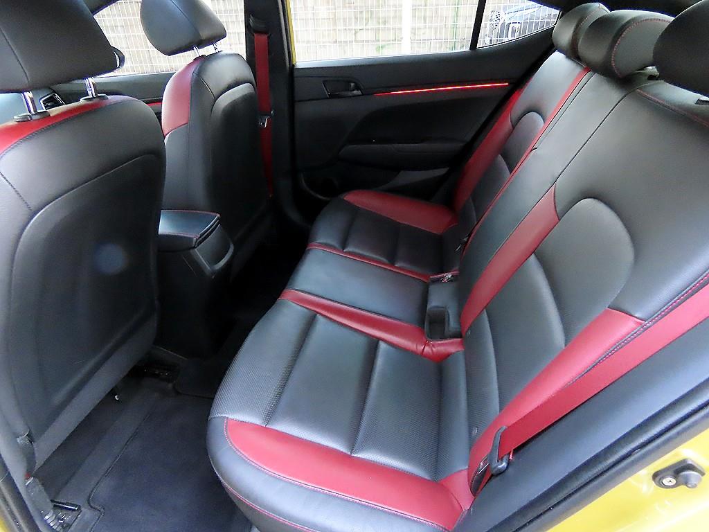 HYUNDAI Avante - Vista 6