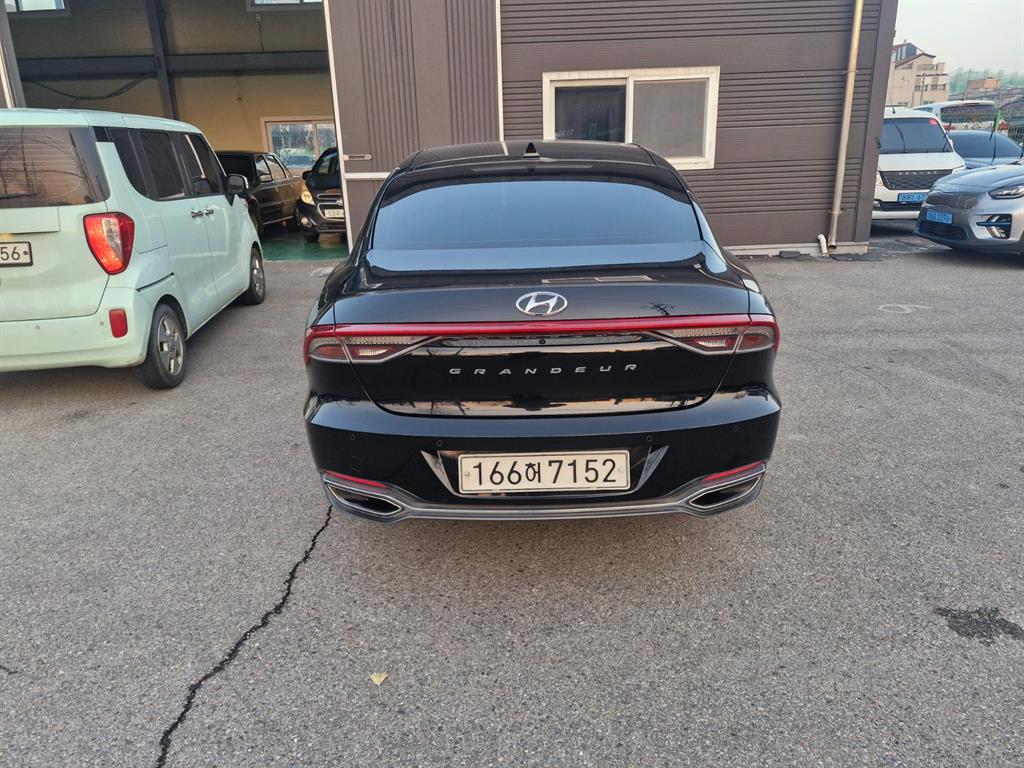 HYUNDAI Grandeur - Vista 4