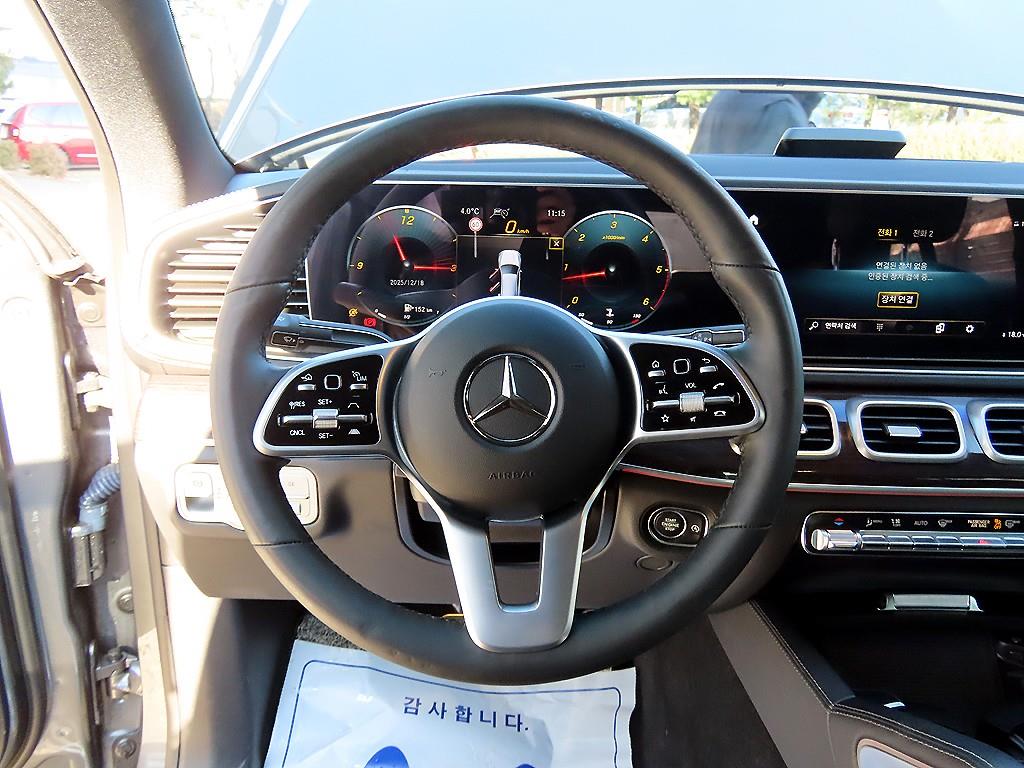 Mercedes Benz GLE Class - Vista 8