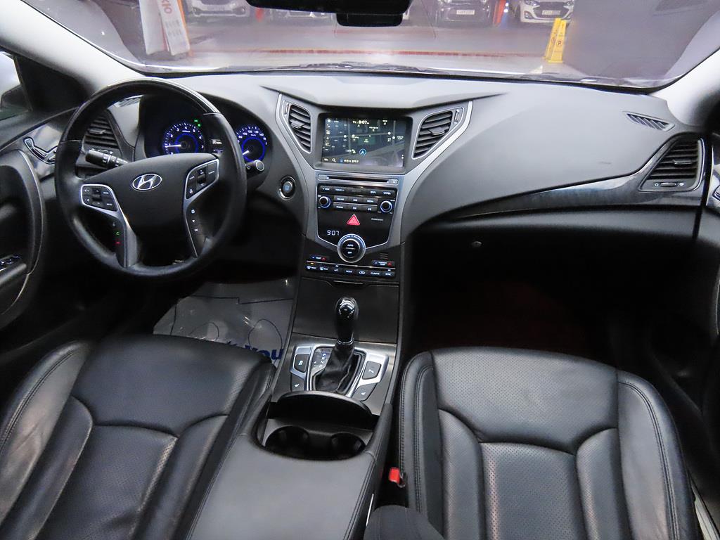 HYUNDAI Grandeur - Vista 5