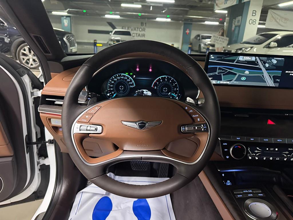 Genesis G80 - Vista 8