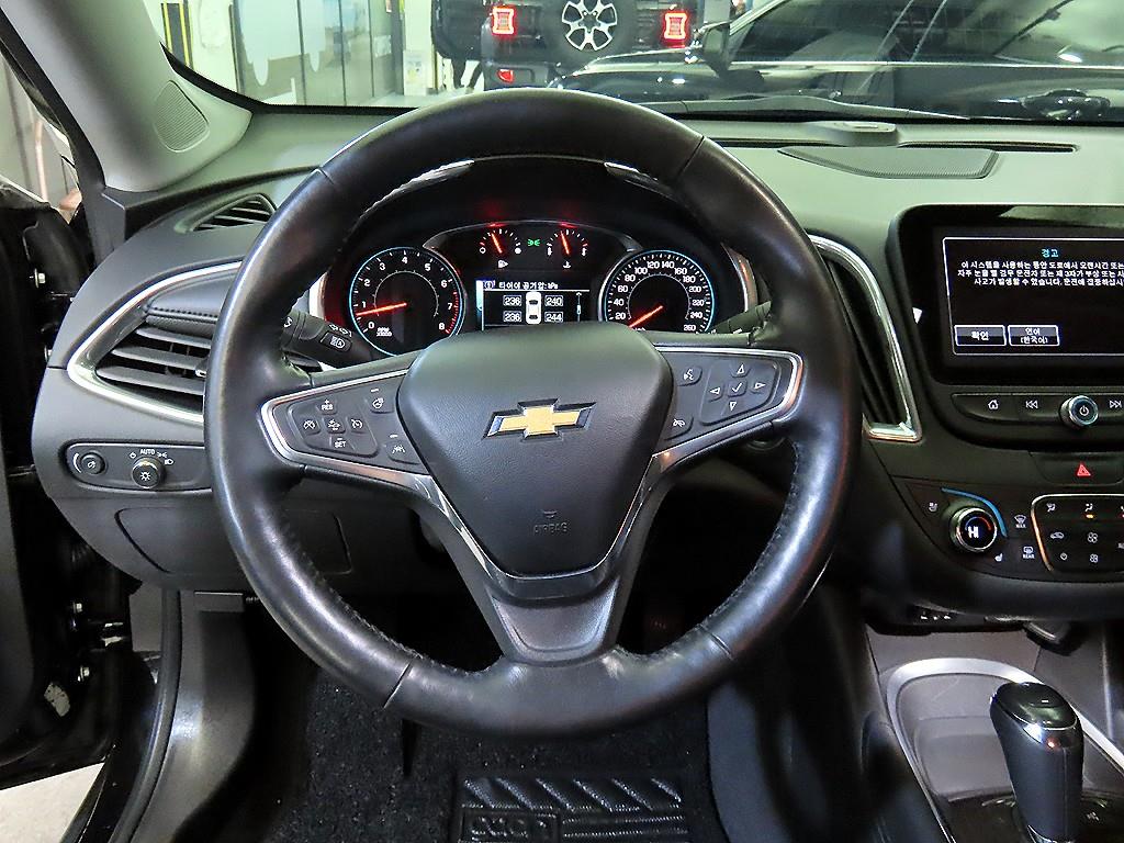 Chevrolet Malibu - Vista 8