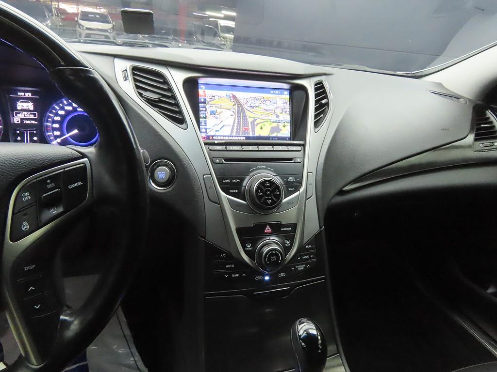 HYUNDAI Grandeur - Vista 10