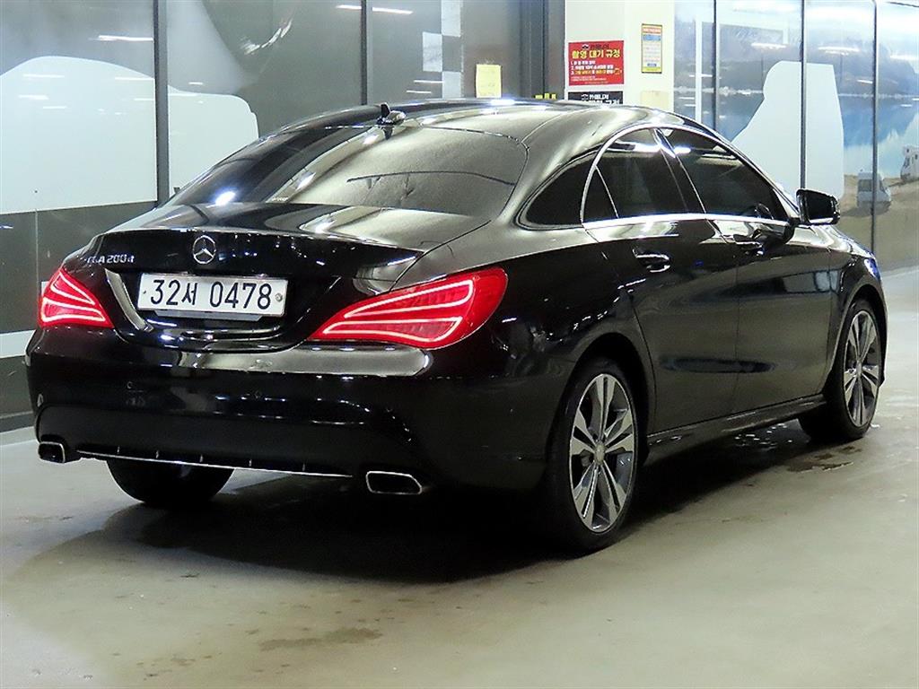 Mercedes Benz CLA Class - Vista 4