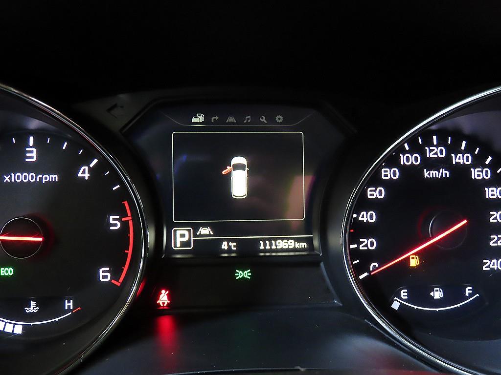 KIA Carnival - Vista 9