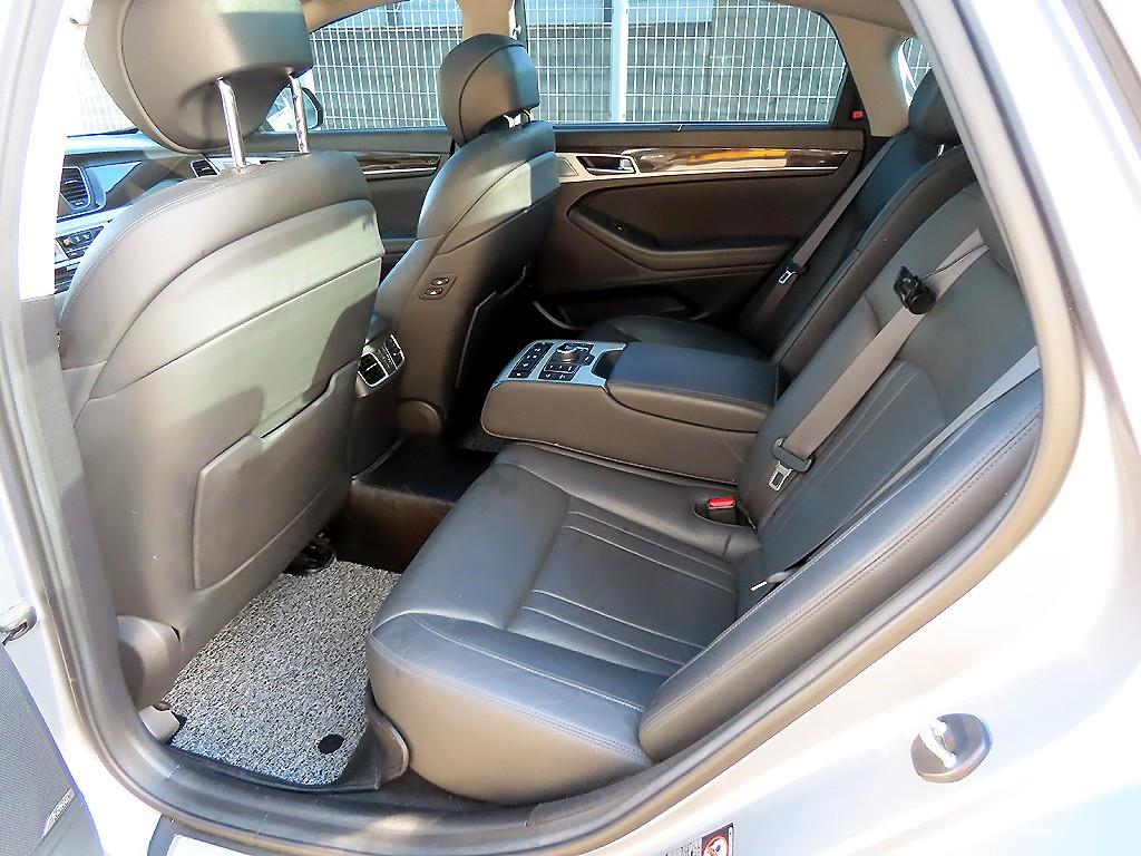 Genesis G80 - Vista 6