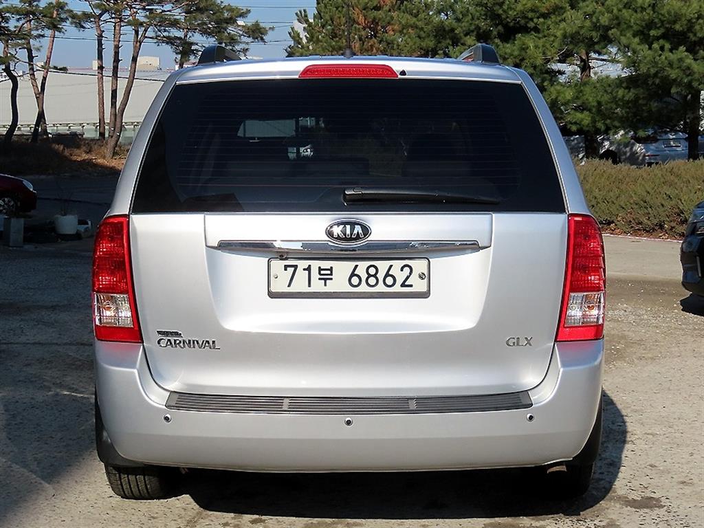 KIA Carnival - Vista 4
