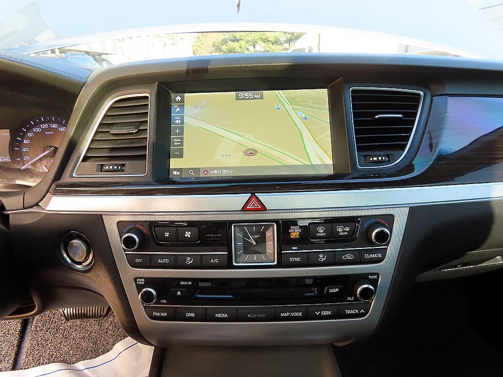 Genesis G80 - Vista 12