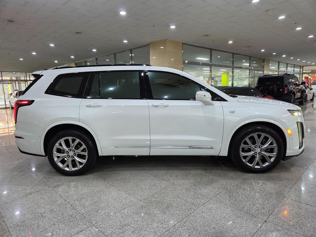 Cadillac XT6 - Vista 5