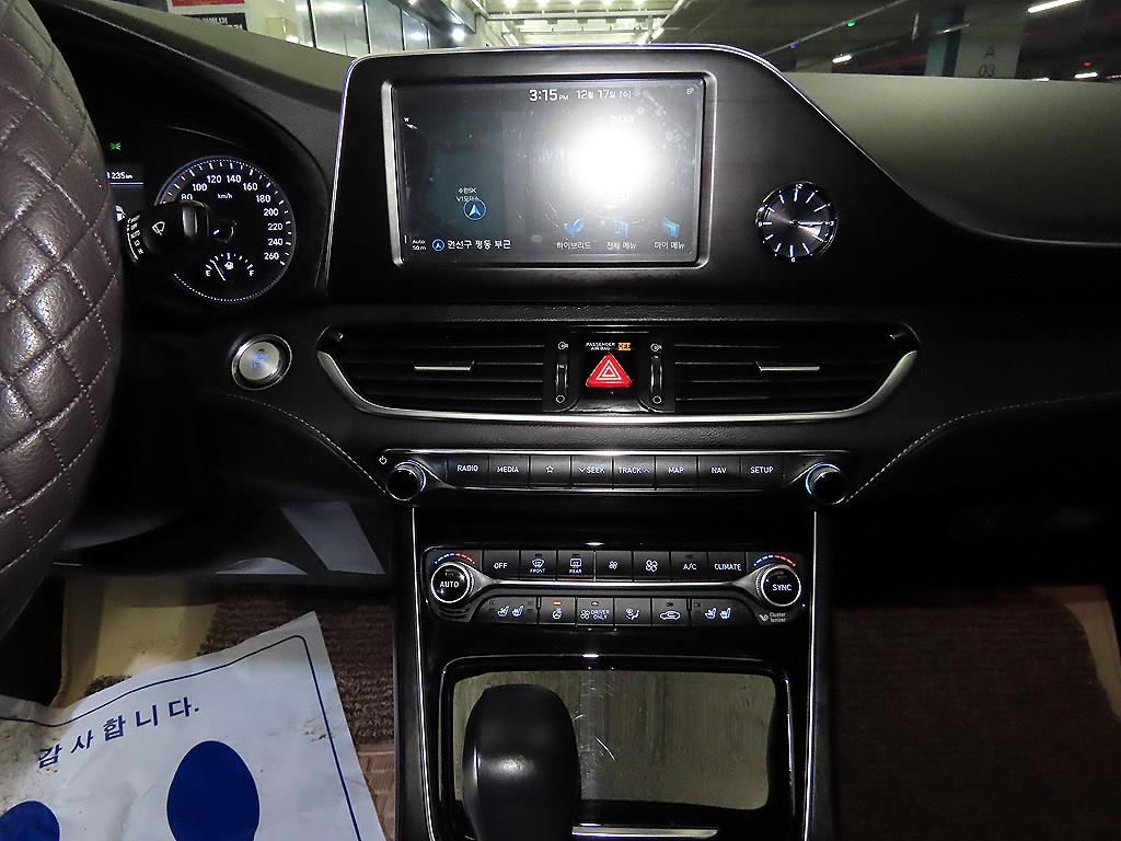 HYUNDAI Grandeur - Vista 11