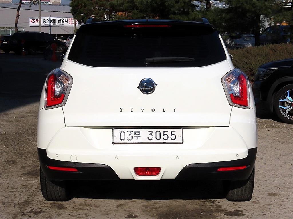 Ssangyong Tivoli - Vista 4