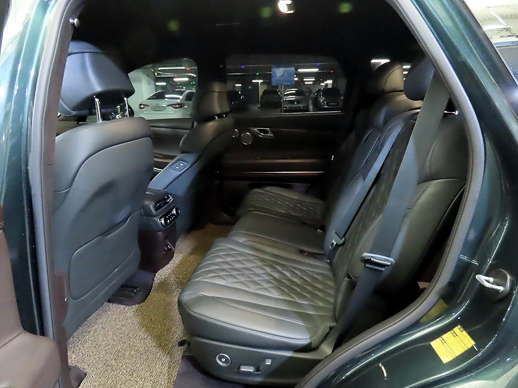 Genesis GV80 - Vista 7