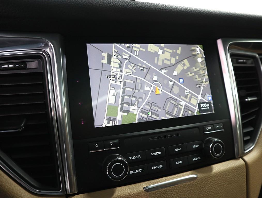 Porsche Macan - Vista 12