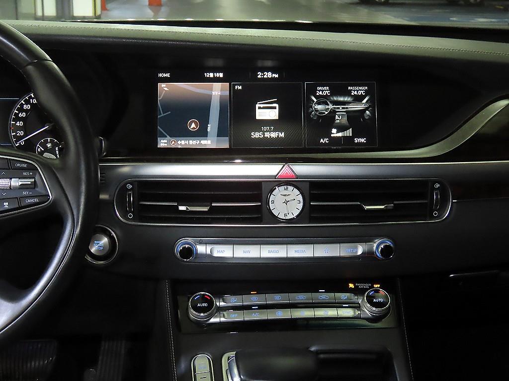 Genesis G90 - Vista 11