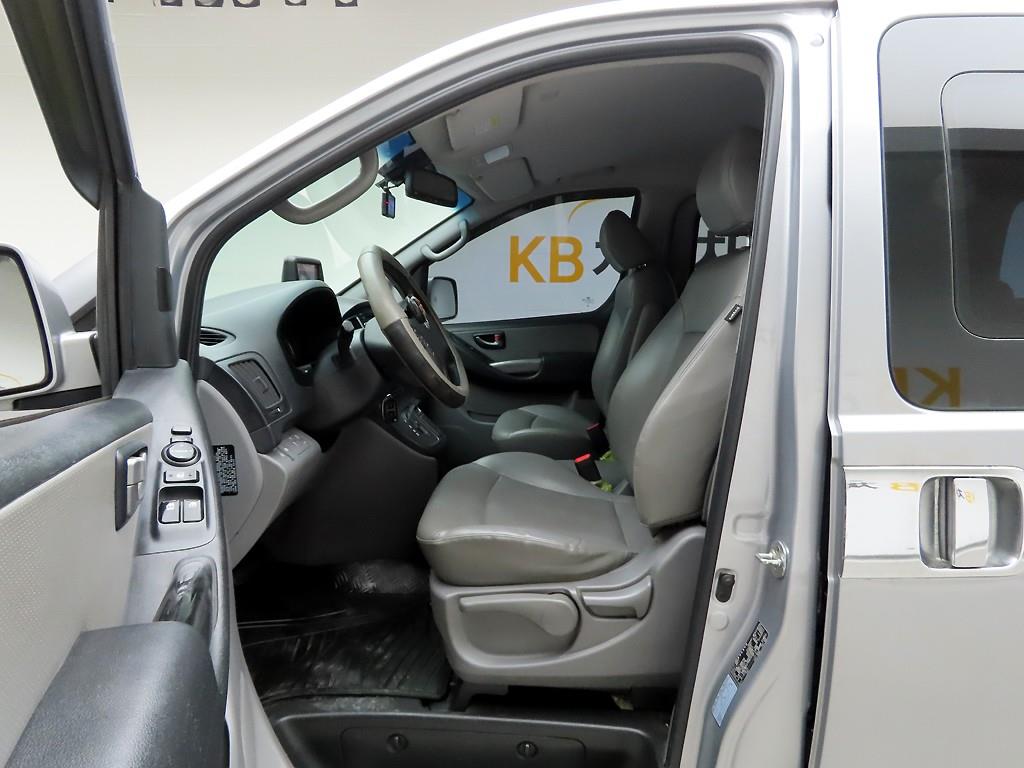 HYUNDAI Starex - Vista 11