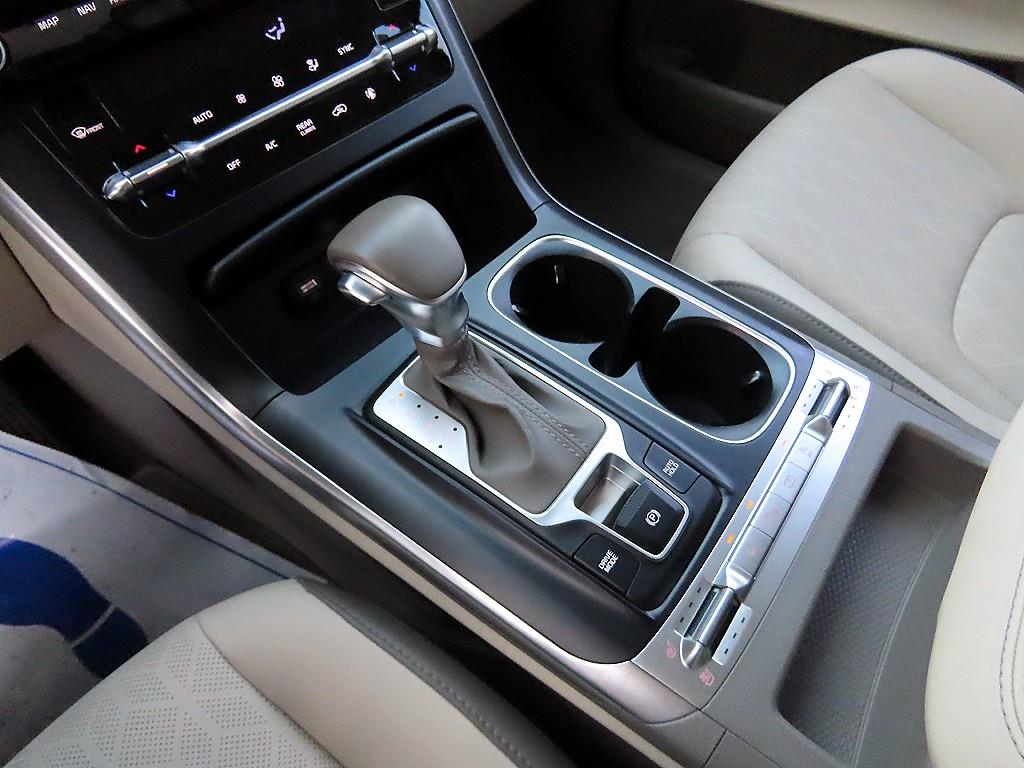 KIA Carnival - Vista 11