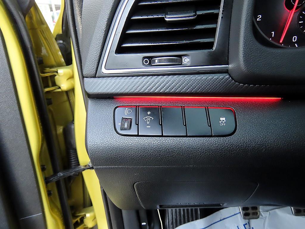 HYUNDAI Avante - Vista 12