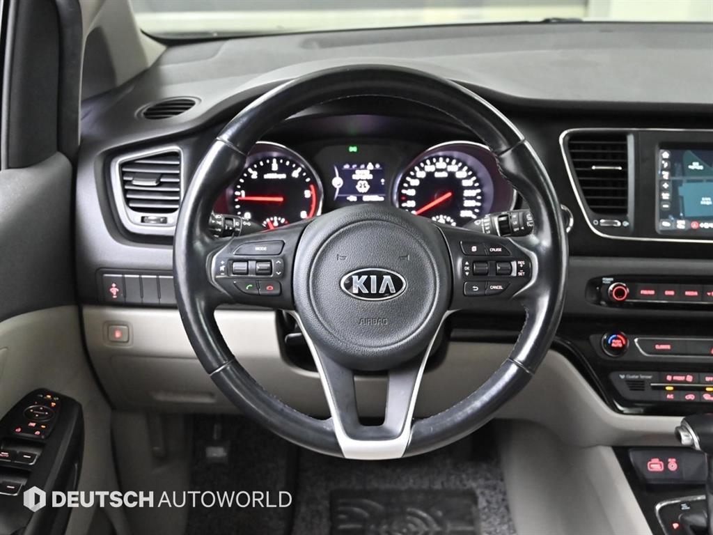 KIA Carnival 2017 Plateado - Importación desde Corea - HF Imports Iquique - Foto 13