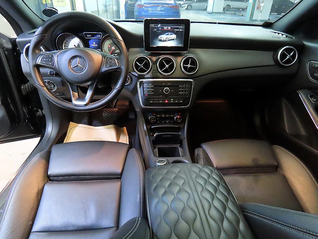 Mercedes Benz CLA Class - Vista 10