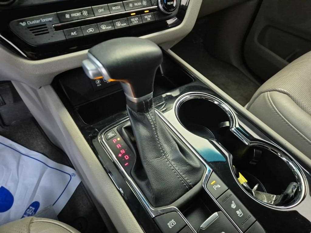 KIA Carnival - Vista 8