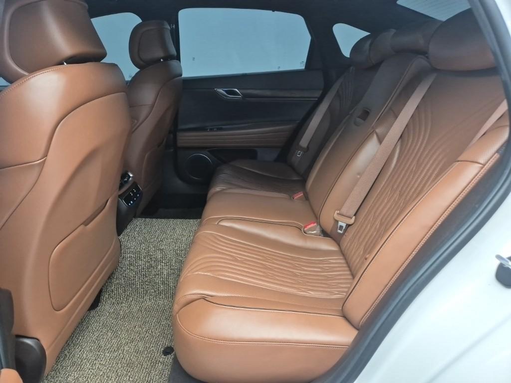 Genesis G80 - Vista 12