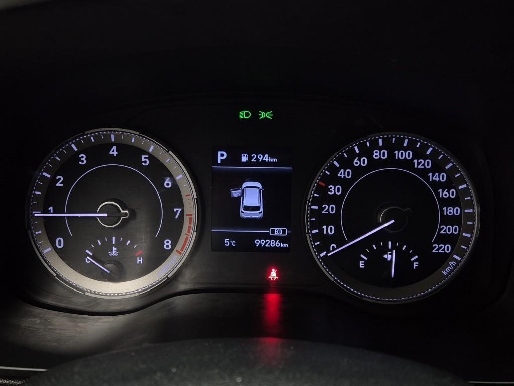 HYUNDAI Venue - Vista 6