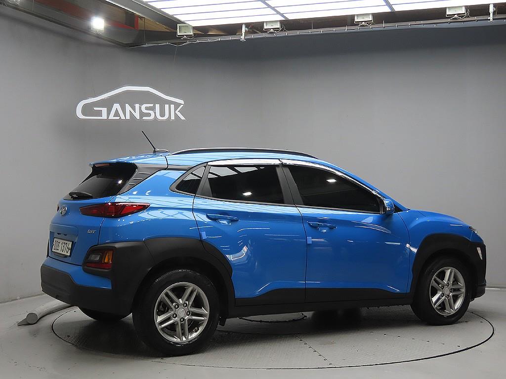 HYUNDAI Kona - Vista 7