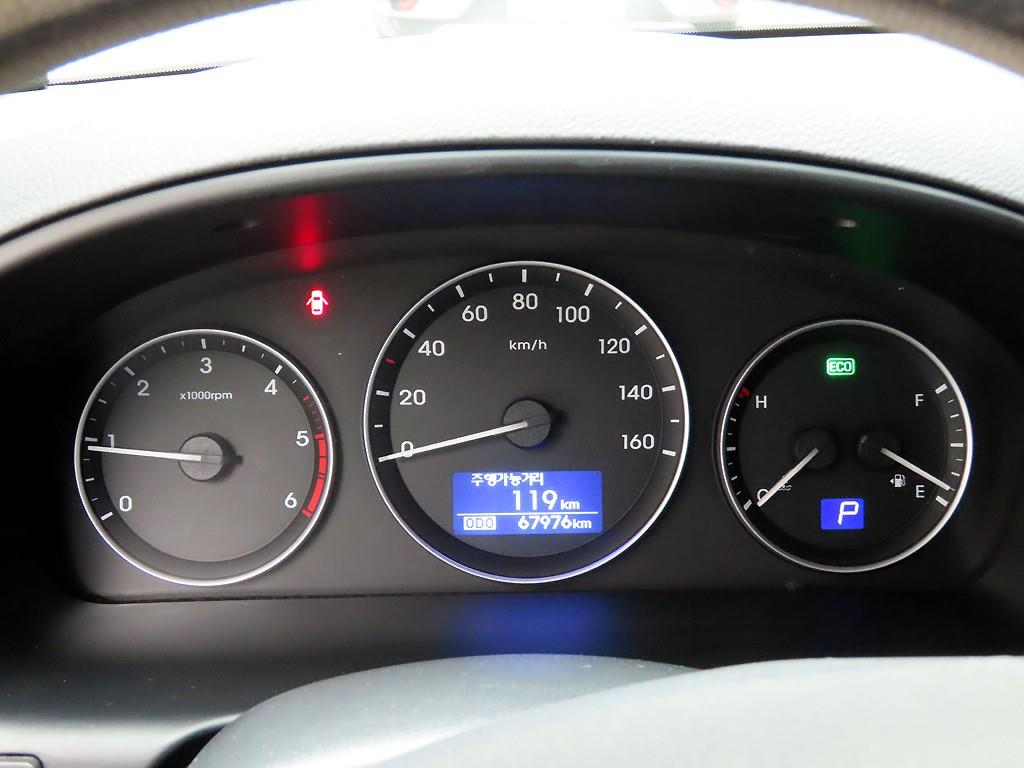 HYUNDAI Starex - Vista 5