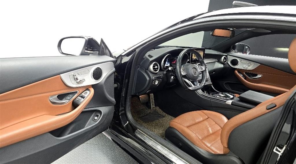 Mercedes Benz C Class - Vista 11