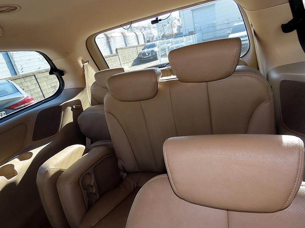 KIA Carnival - Vista 7