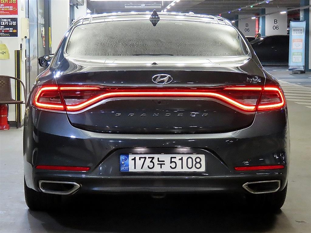 HYUNDAI Grandeur - Vista 5