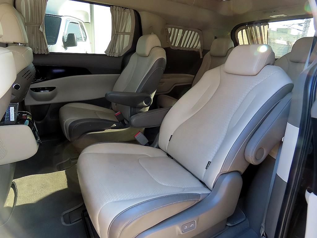 KIA Carnival - Vista 6